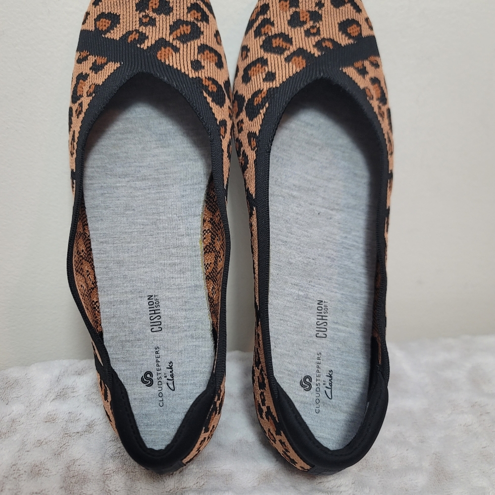 Clarks CloudSteppers Carly Wish Ballet Flats Women's Shoes AnimalPrint Sz 7.5 - Picture 2 of 9